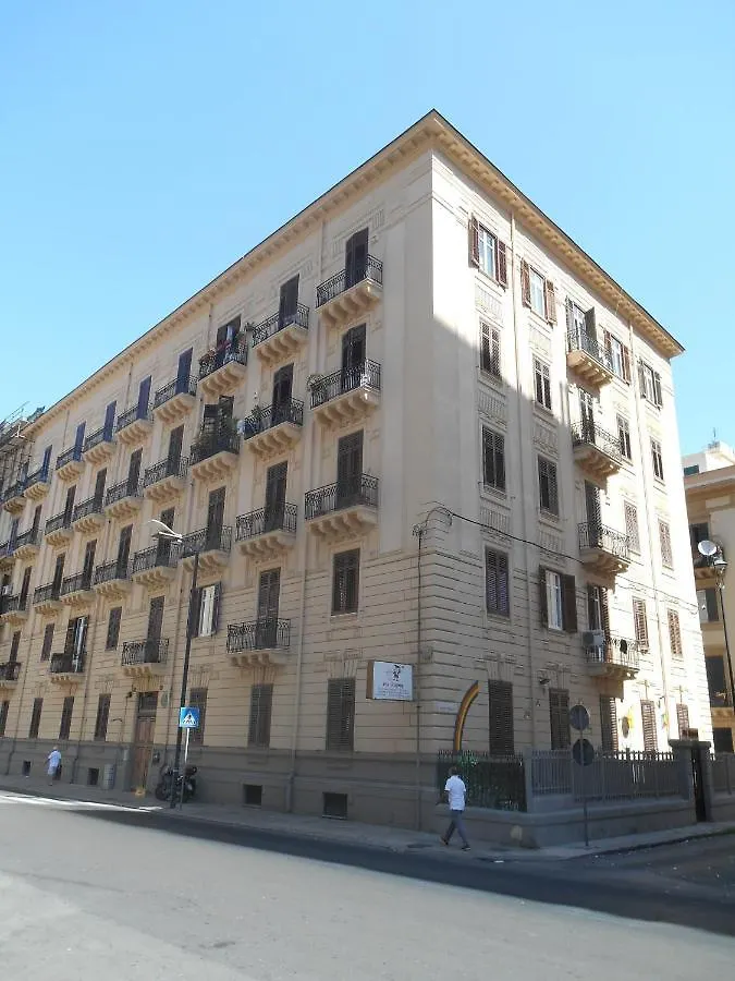 4You Palermo Nocleg ze śniadaniem